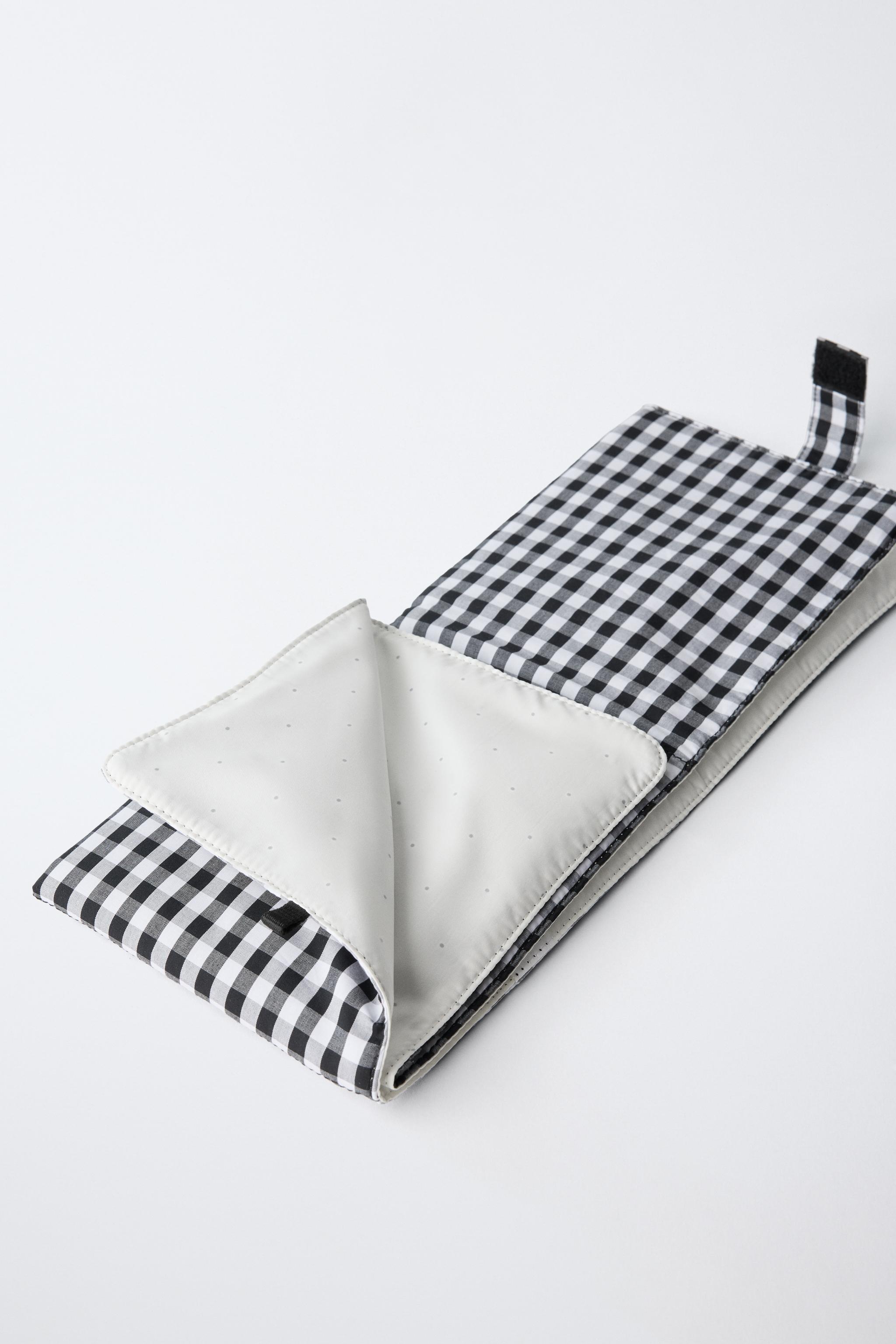 PLAID CHANGING MAT